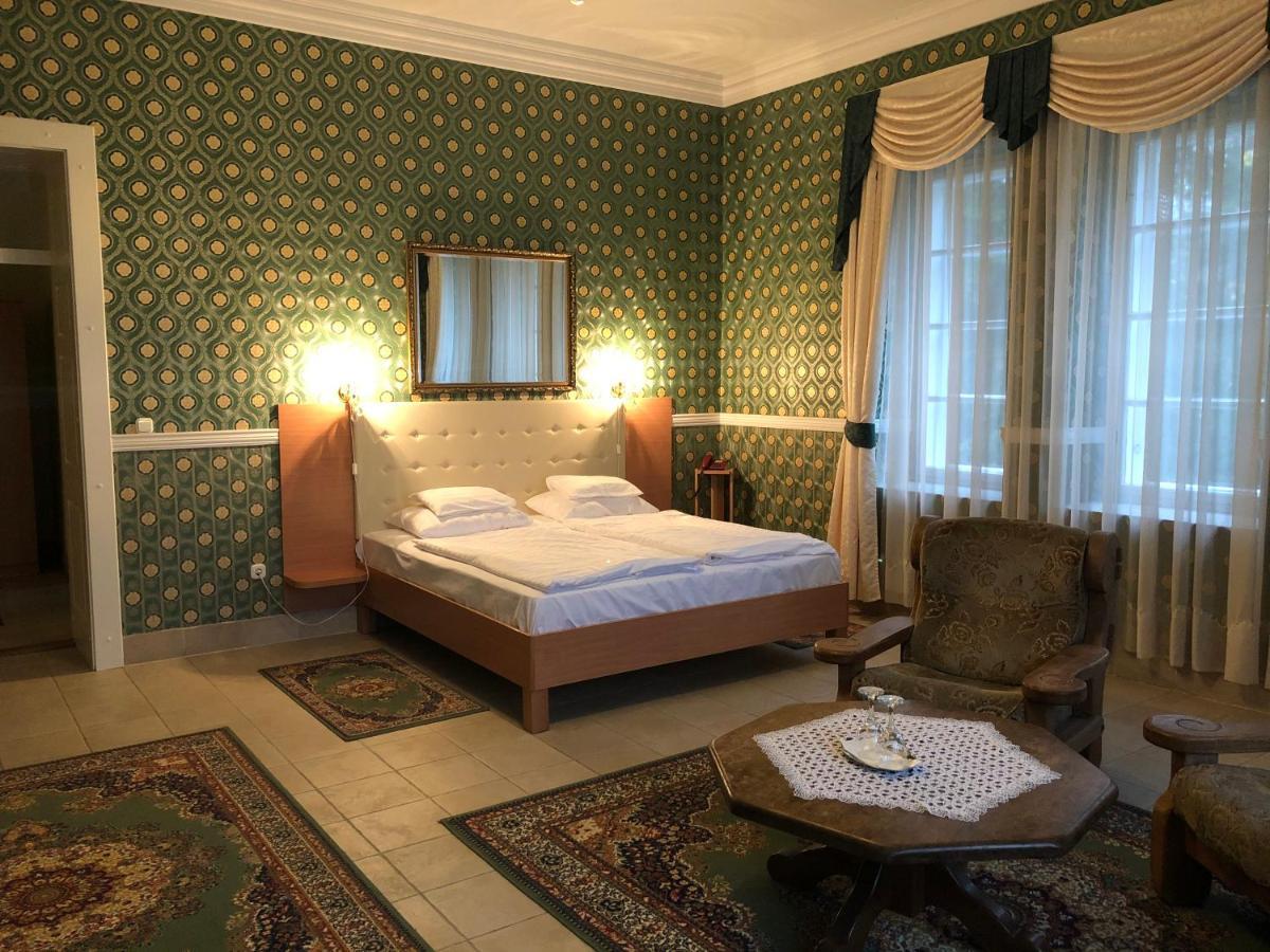 Festetich Kastelyszallo Es Zsuzsanna Hotel Szeleste Екстериор снимка