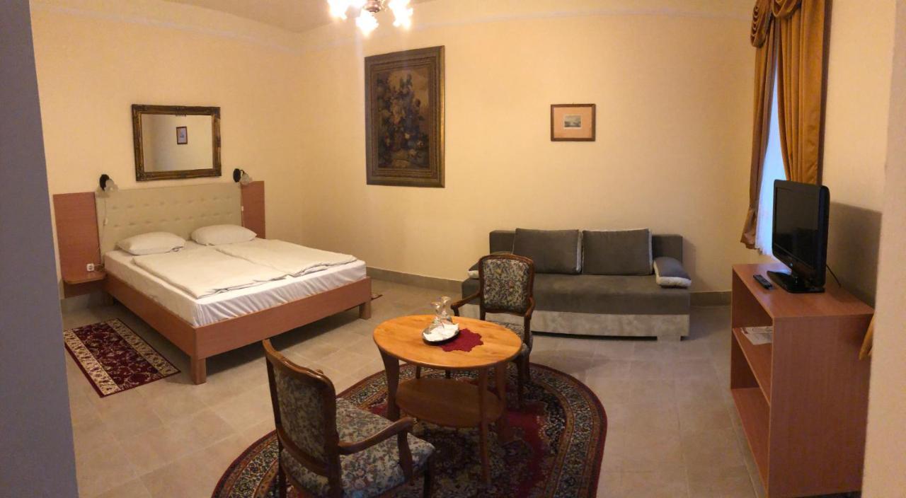 Festetich Kastelyszallo Es Zsuzsanna Hotel Szeleste Екстериор снимка