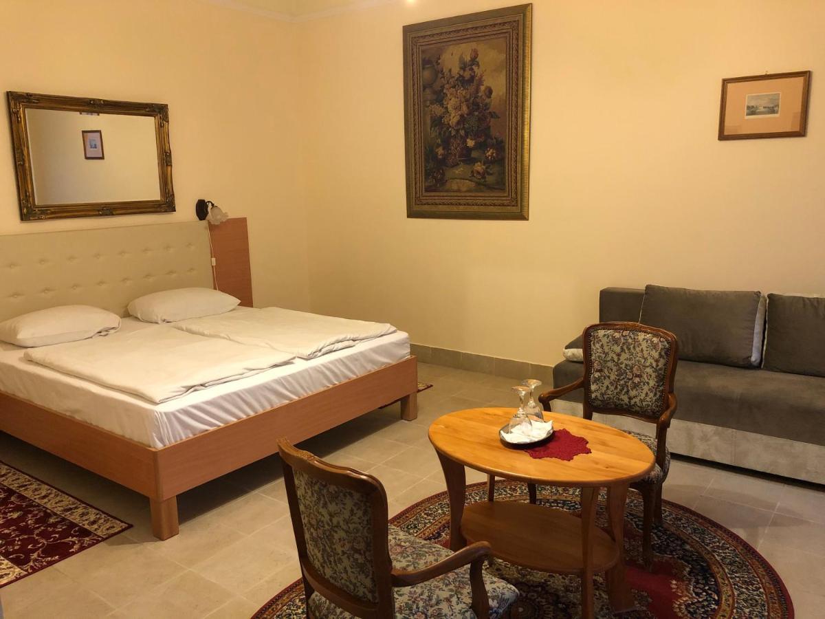 Festetich Kastelyszallo Es Zsuzsanna Hotel Szeleste Екстериор снимка